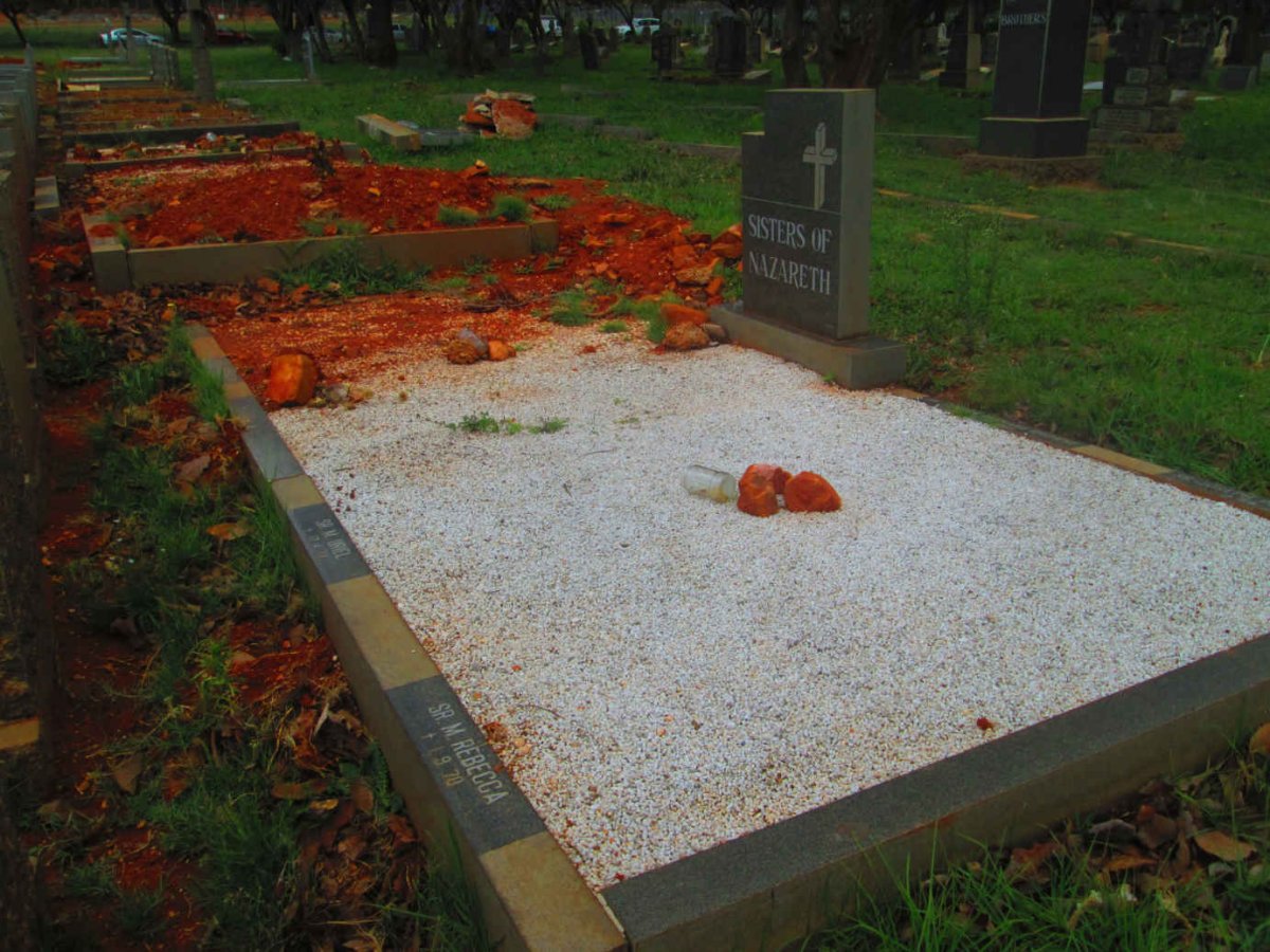 1. Overview / Oorsig Sisters of Nazareth Graves