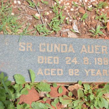 AUER Gunda -1995