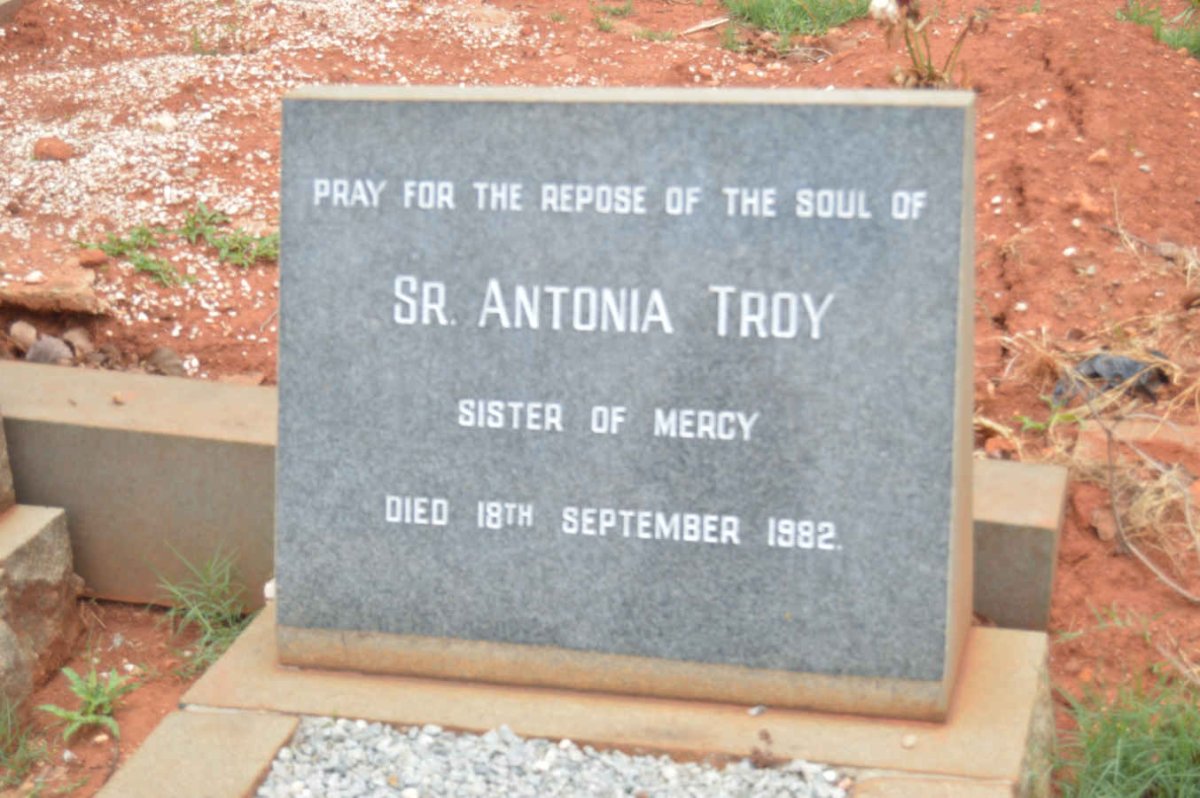 TROY Antonia -1982