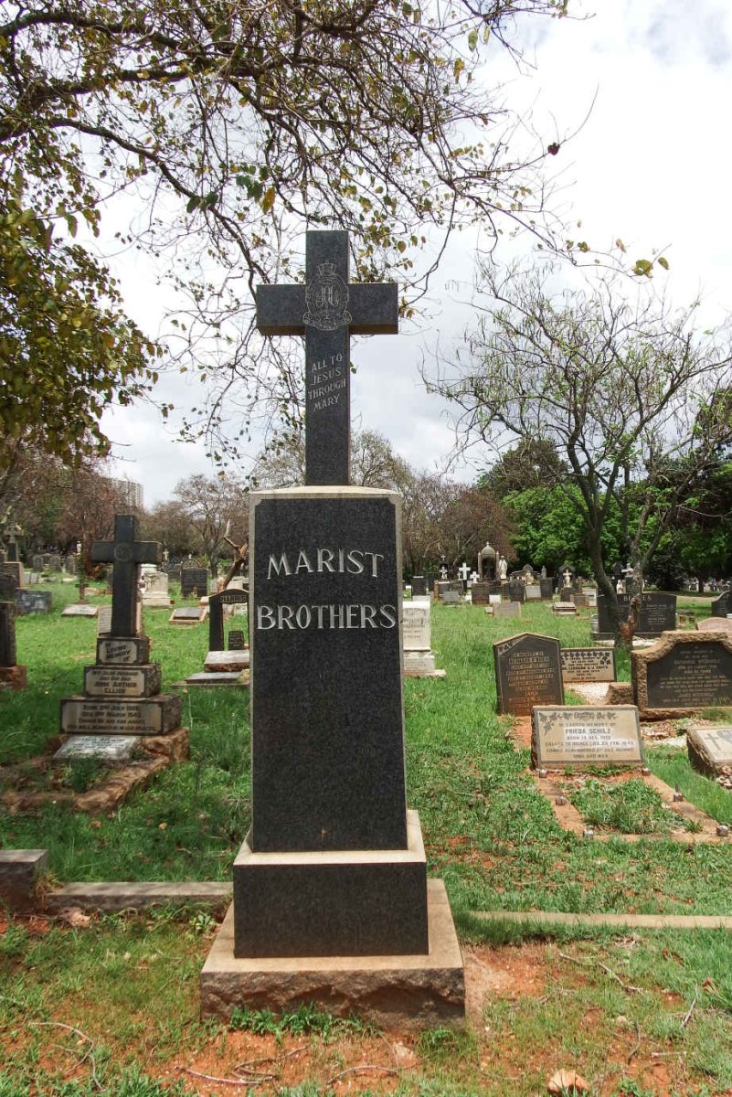 6. Overview / Oorsig Marist Brothers Cemetery