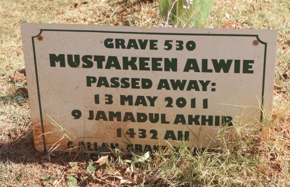 ALWIE Mustakeen -2011