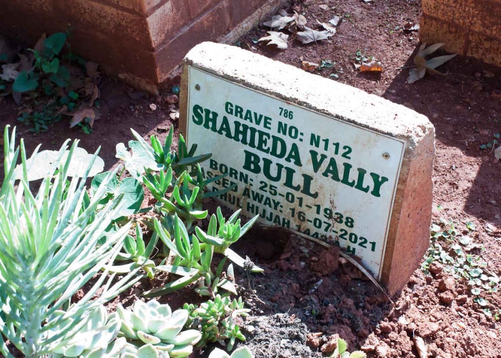 BULL Shahieda Vally 1938-2021