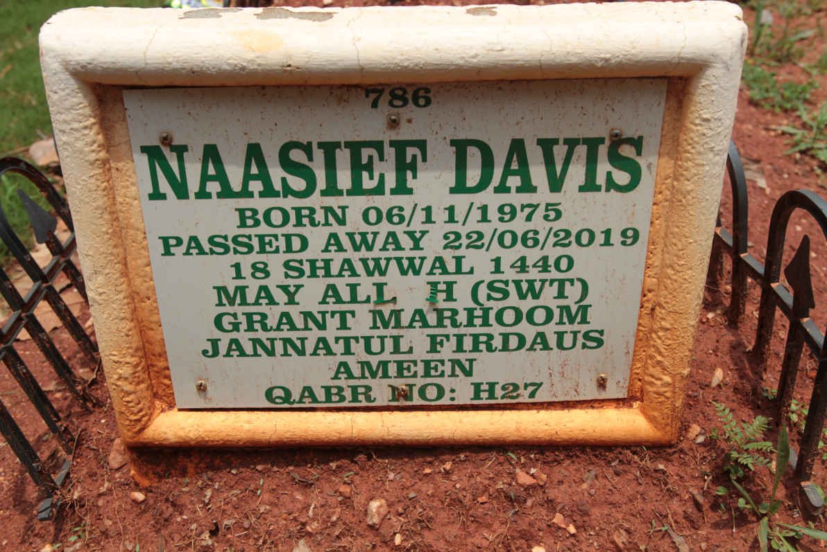 DAVIS Naasief 1975-2019
