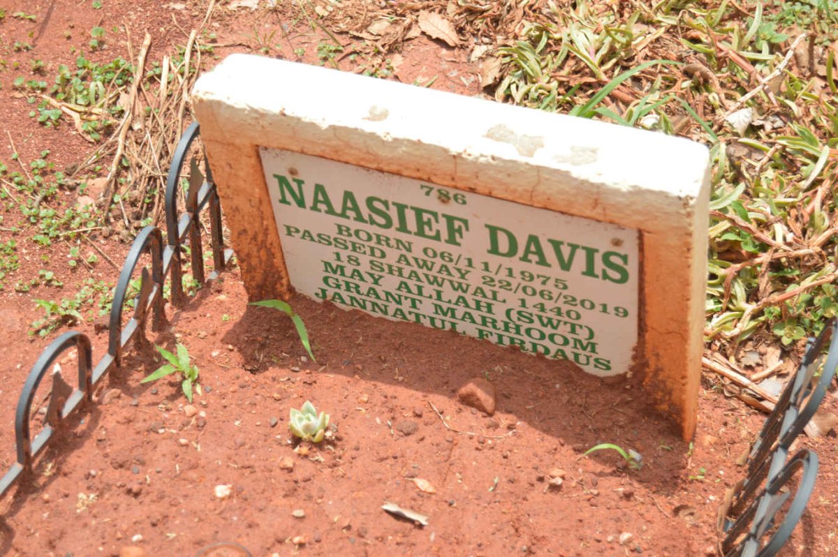 DAVIS Naasief 1975-2019
