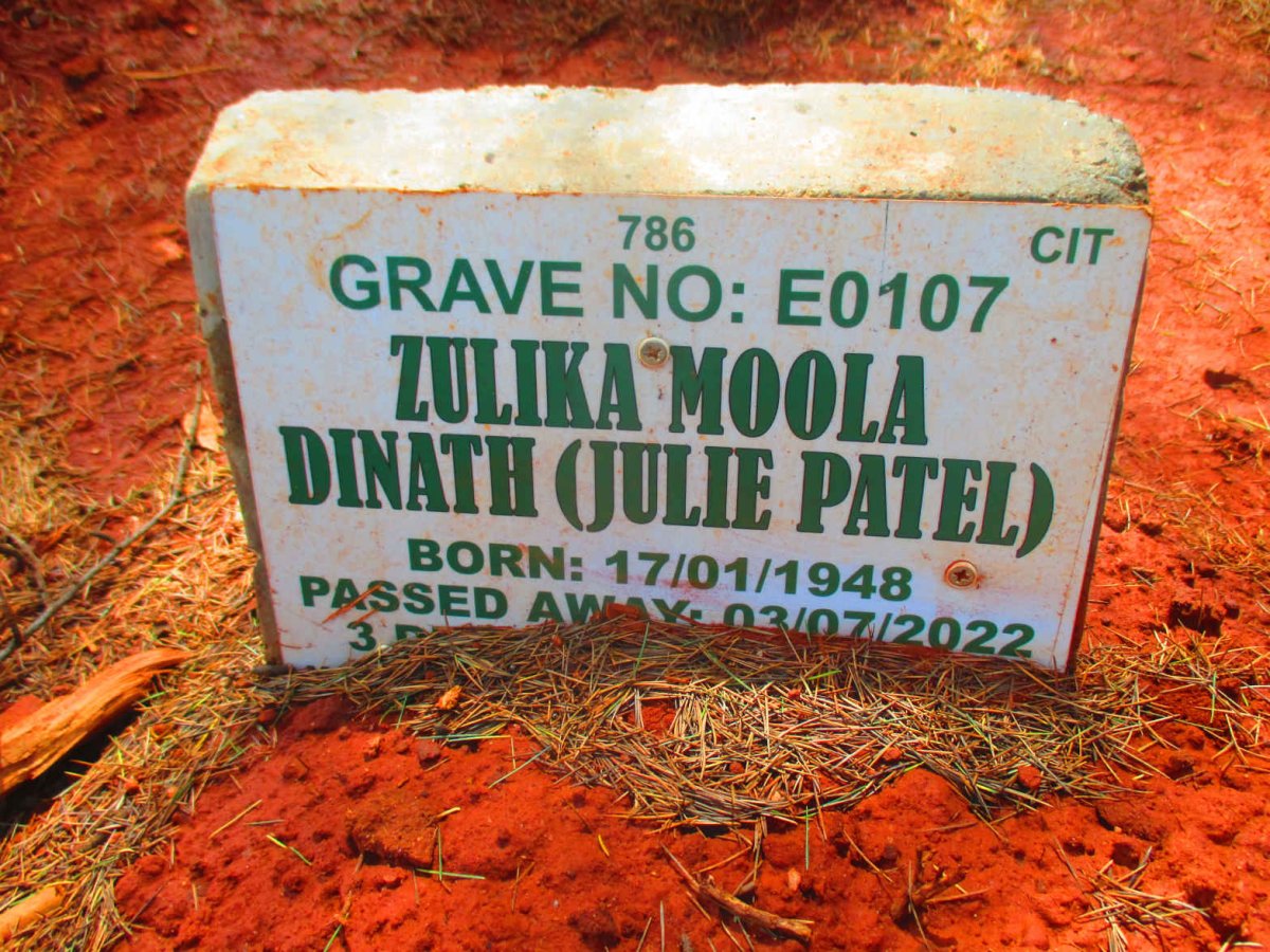 DINATH Zulika Moola 1948-2022