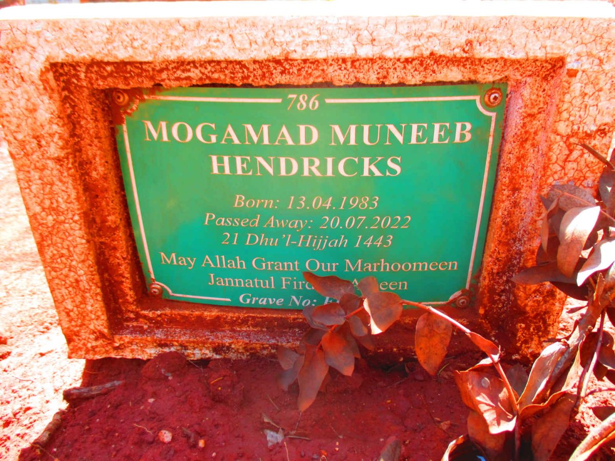 HENDRICKS Mogamad Muneeb 1983-2022