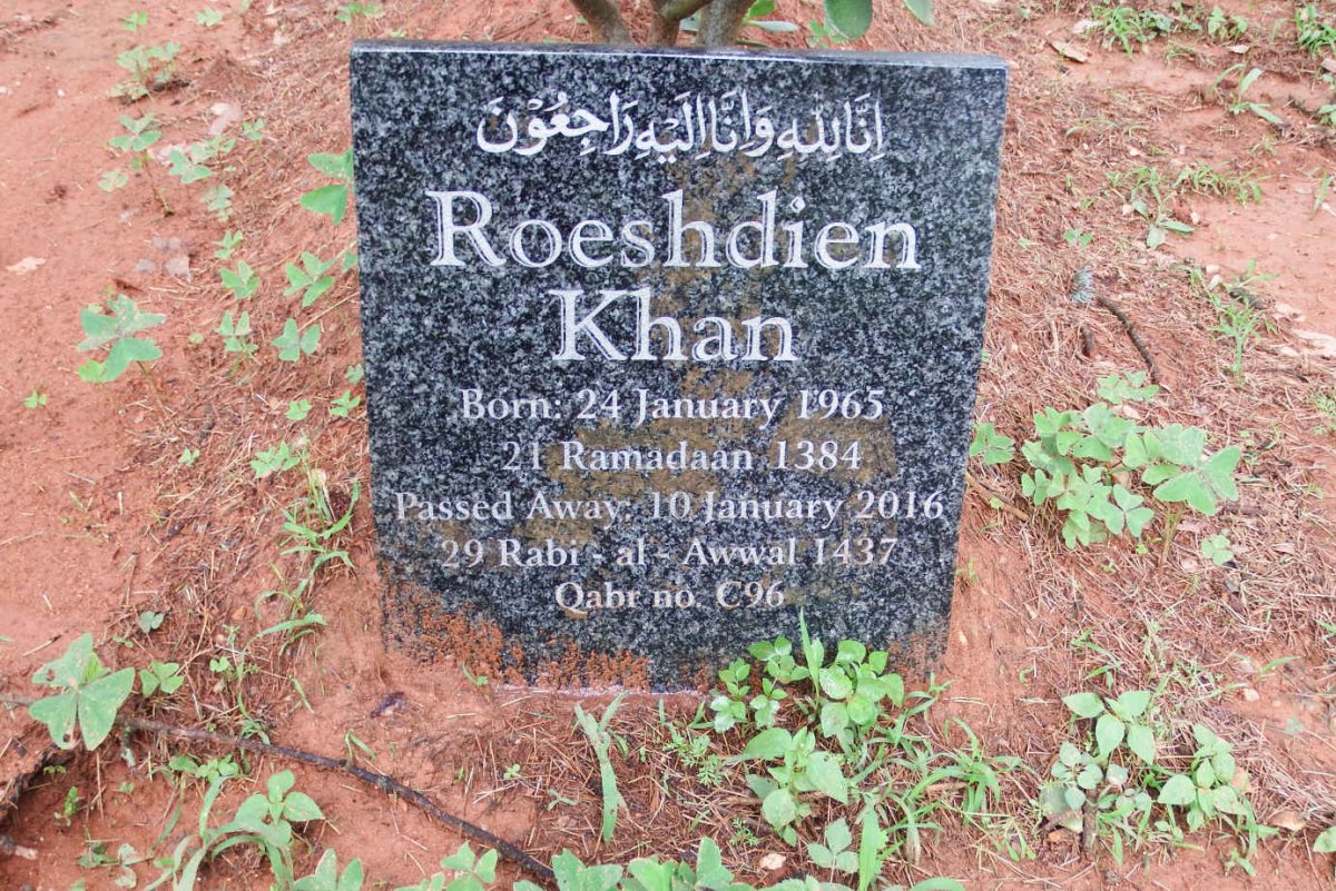 KHAN Roeshdien 1965-2016