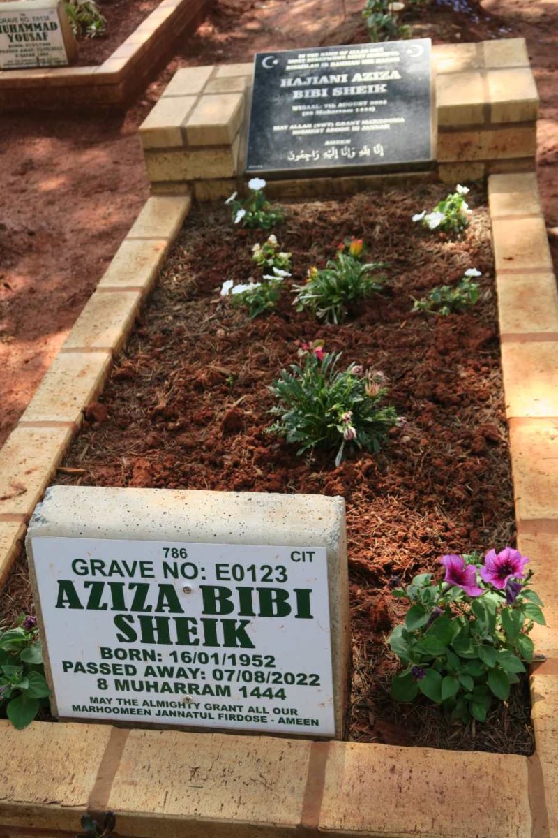 SHEIK Hajiani Aziza Bibi 1952-2022