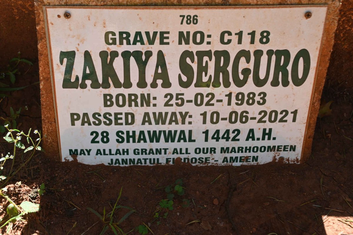 SERGURO Zakiya 1983-2021