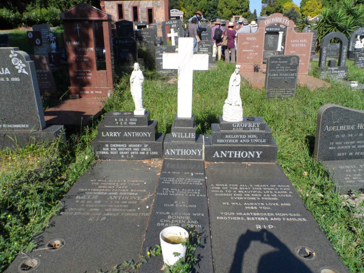 ANTHONY Larry 1933-1984 :: ANTHONY Willie 1912-1999 :: ANTHONY Geofrey 1955-1989