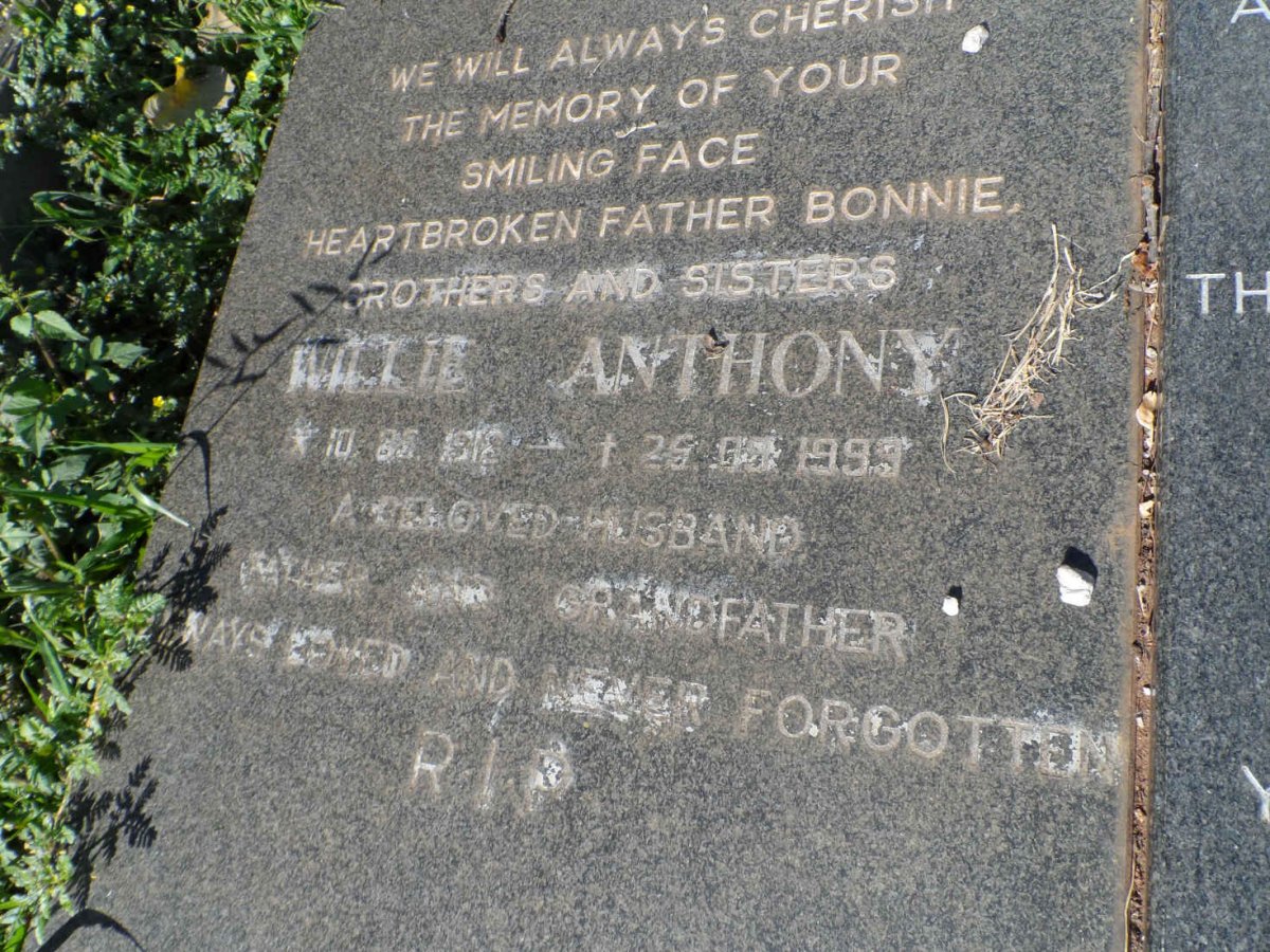 ANTHONY Larry 1933-1984 :: ANTHONY Willie 1912-1999 :: ANTHONY Geofrey 1955-1989