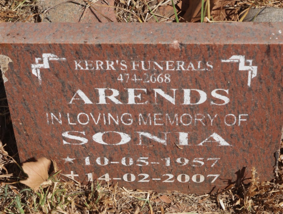 ARENDS Sonia 1957-2007