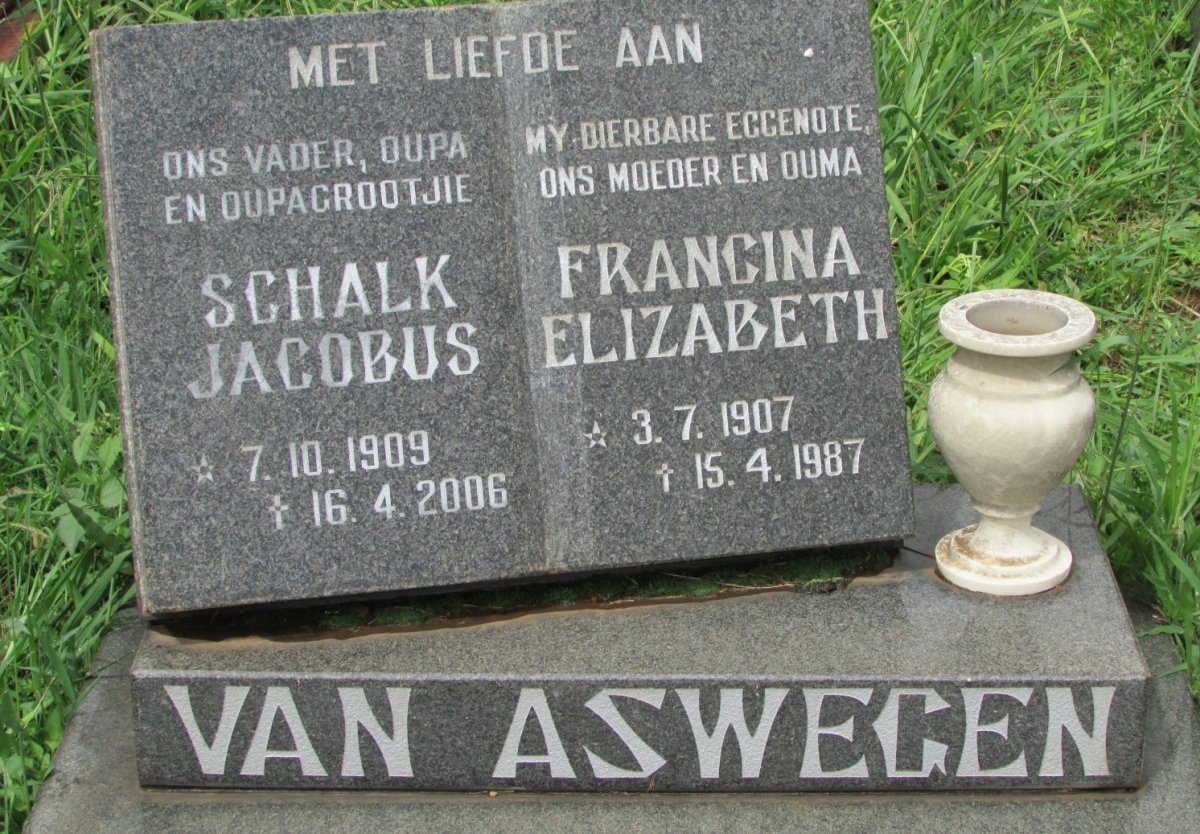 ASWEGEN Schalk Jacobus, van 1909-2006 &amp; Francina Elizabeth 1907-1987