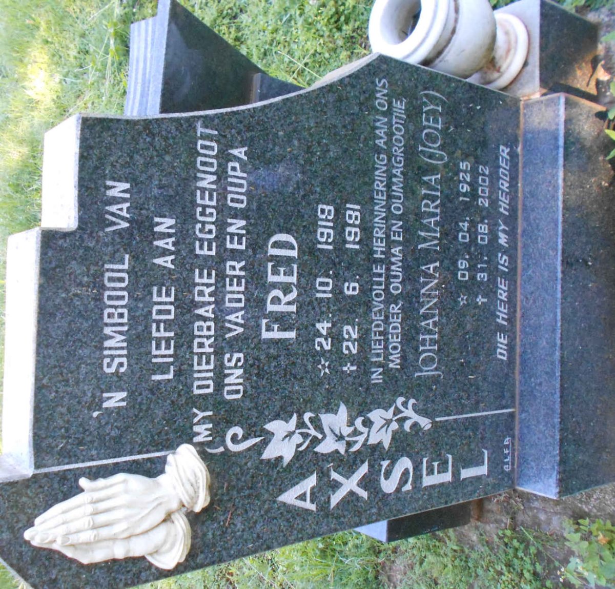 AXSEL Fred 1919-1981 &amp; Johanna Maria 1925-2002