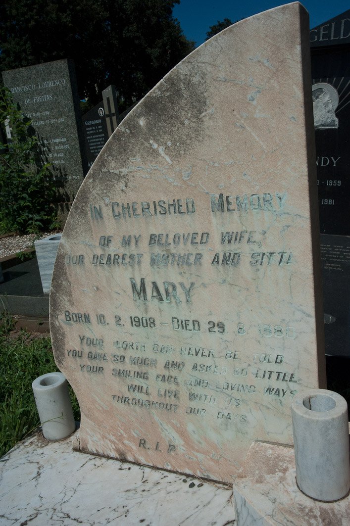 AZZIE Mary 1908-1980