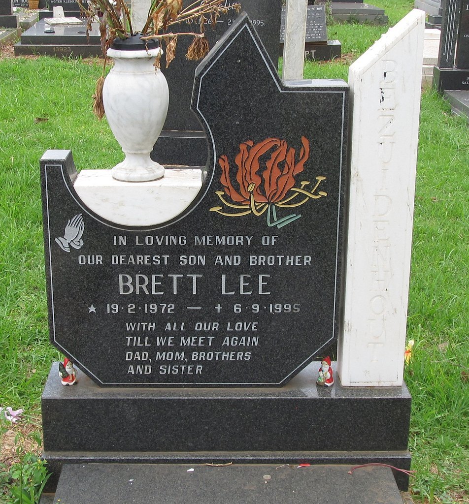 BEZUIDENHOUT Brett Lee 1972-1995