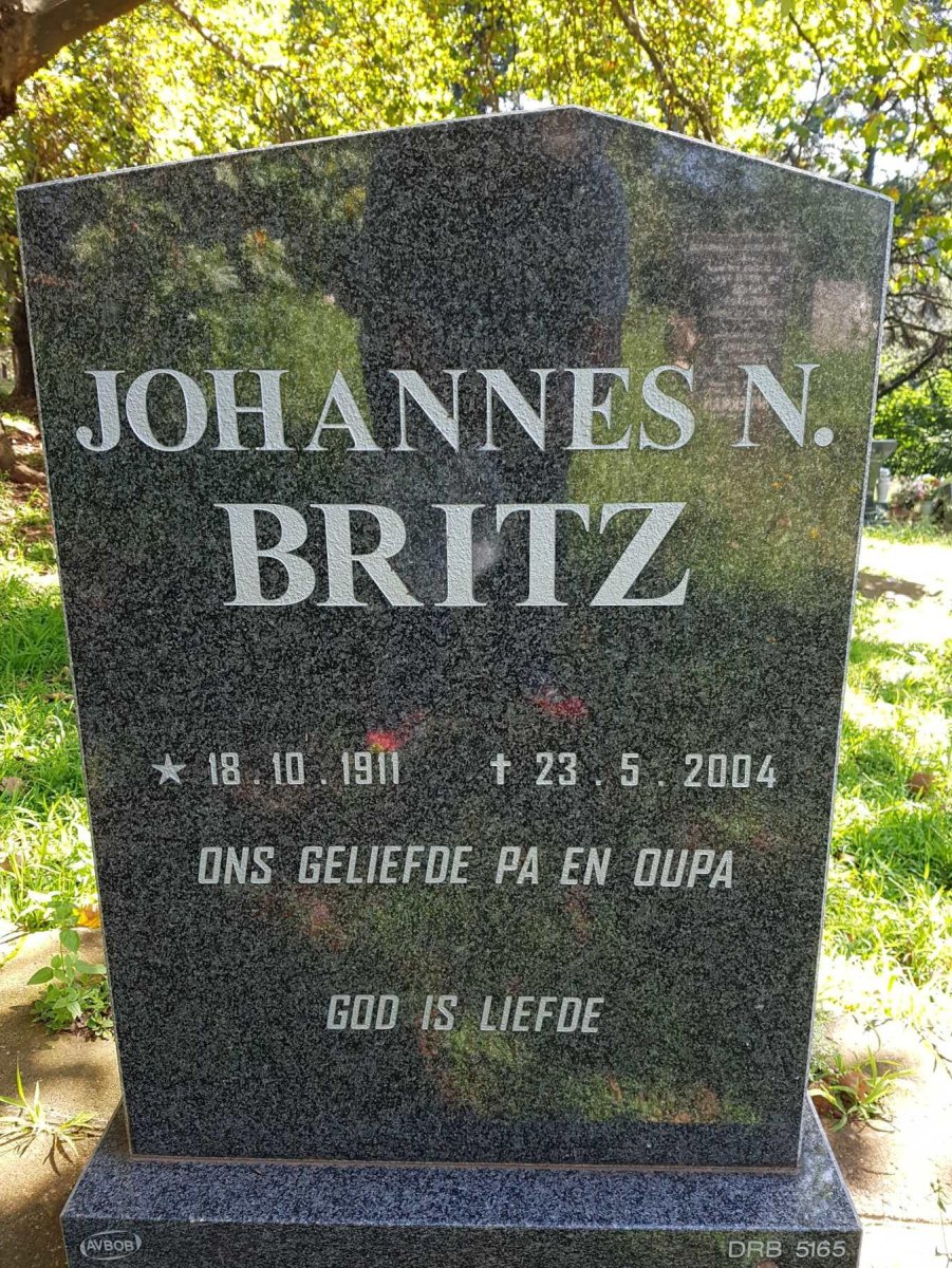 BRITZ Johannes N. 1911-2004 &amp; Engela M.J.J. V.D. BERG 1919-1980