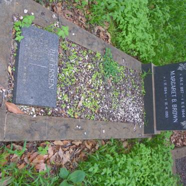 BROWN Edward 1887-1944 &amp; Margaret B. 1894-1990 :: PETERSEN Basil Nicholas 1916-1990