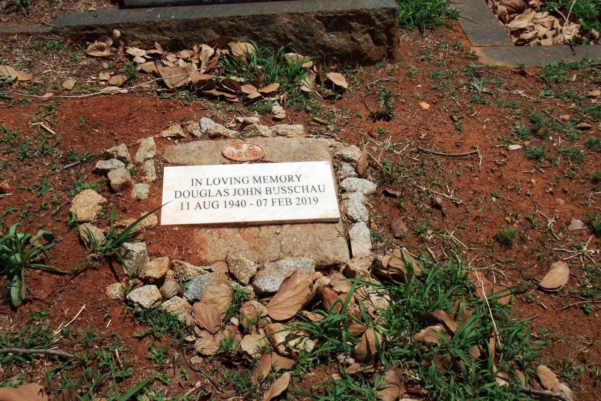 BUSSCHAU Douglas John 1940-2019