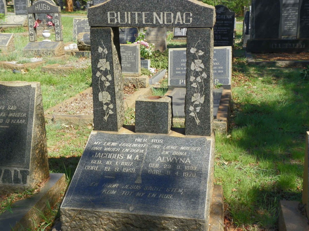 BUITENDAG Jacobus M.A. 1887-1959 &amp; Alwyna 1893-1970