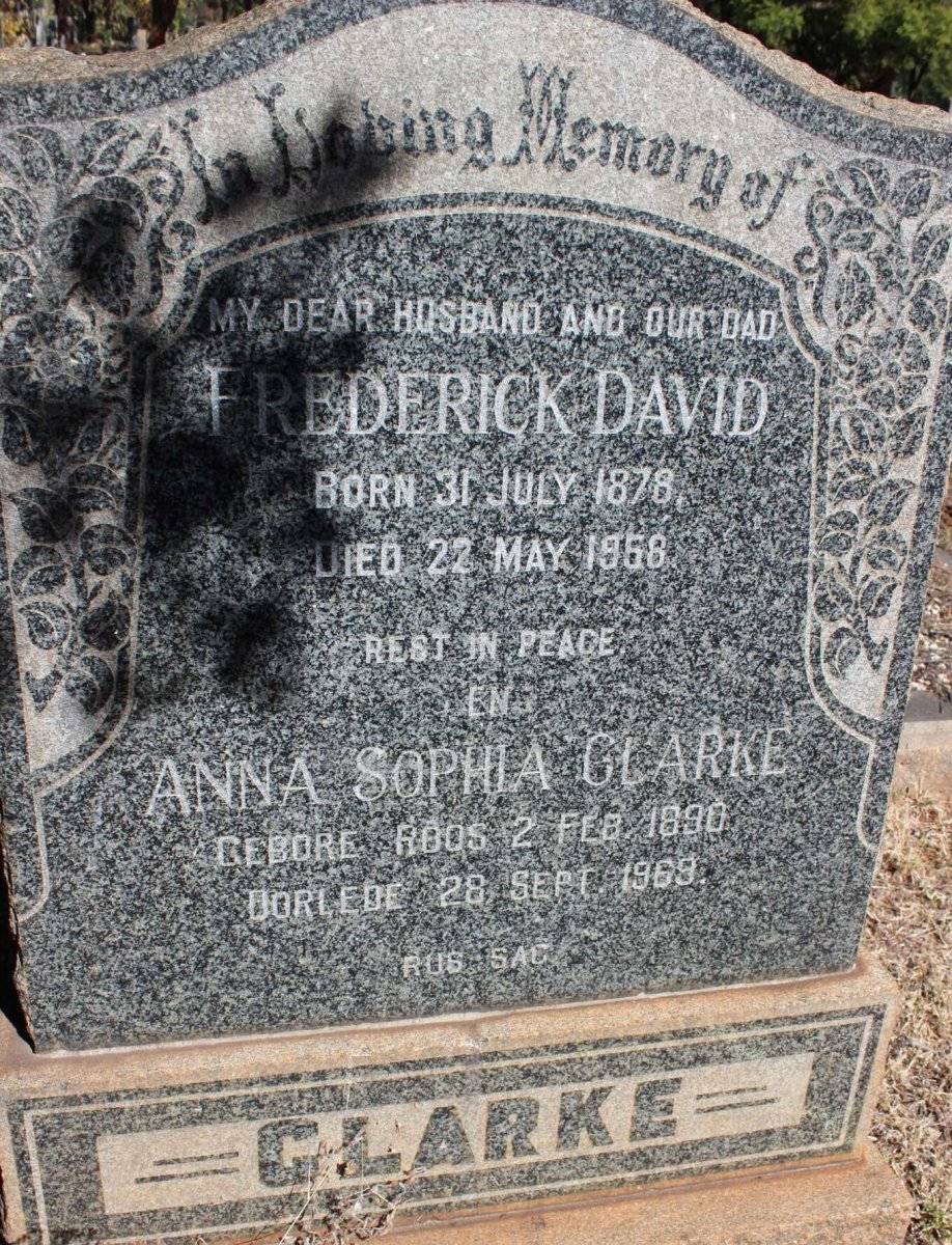 CLARKE Frederick David 1878-1958 &amp; Anna Sophia 1890-1969