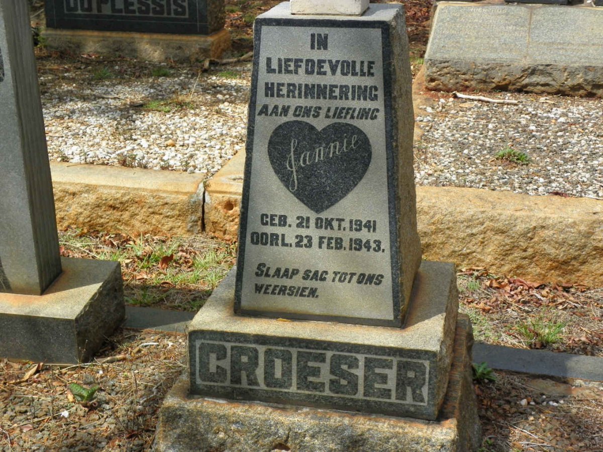 CROESER Jan Christoffel 1896-1968 :: KOK Mavis Yvonne nee CROESER 1929-1988 :: CROESER Jannie 1941-1943