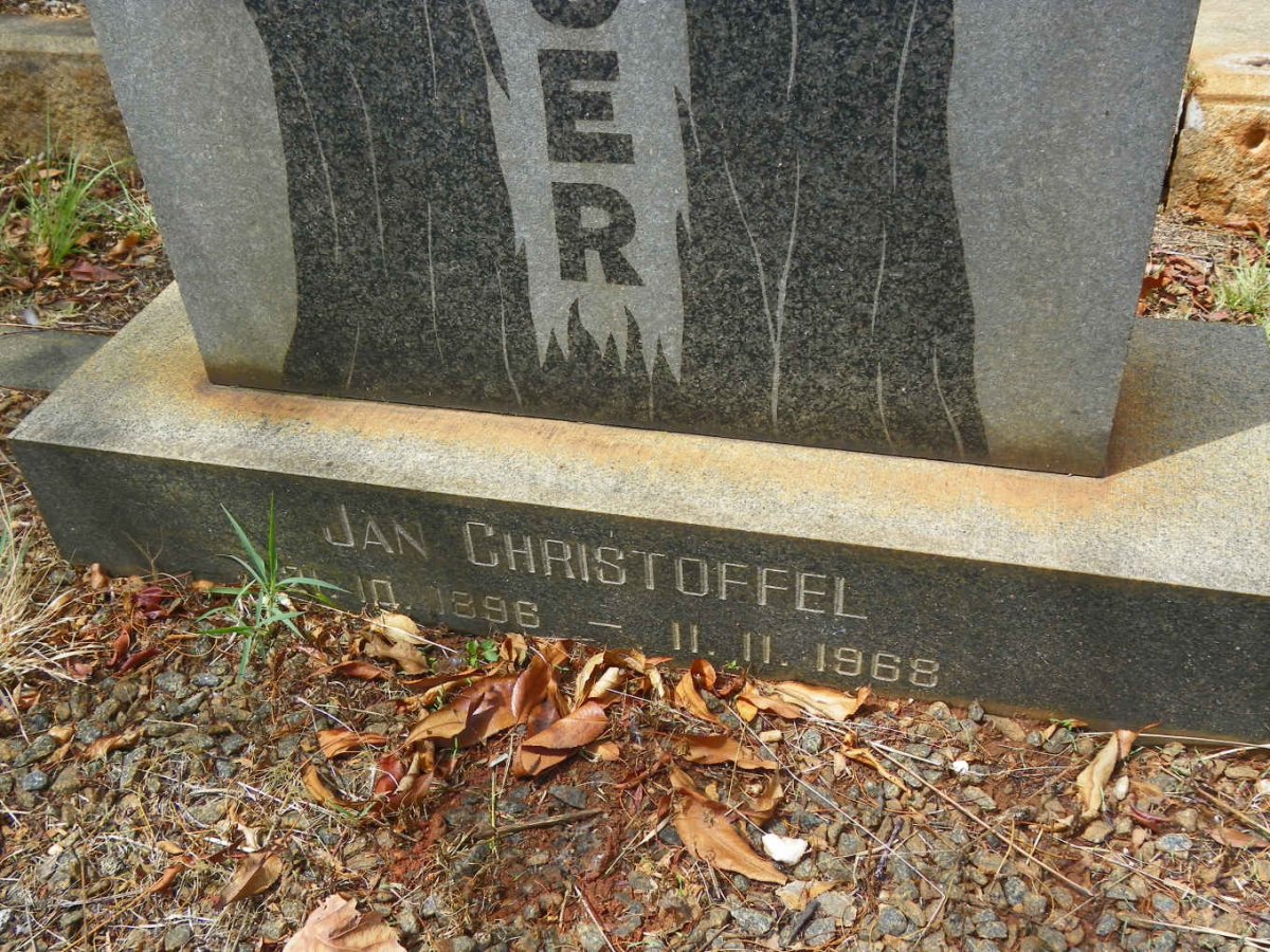 CROESER Jan Christoffel 1896-1968 :: KOK Mavis Yvonne nee CROESER 1929-1988 :: CROESER Jannie 1941-1943