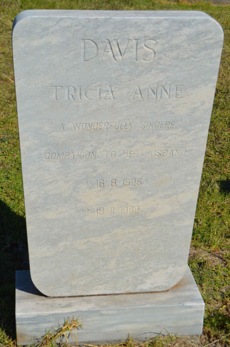 DAVIS Tricia Anne 1925-1982