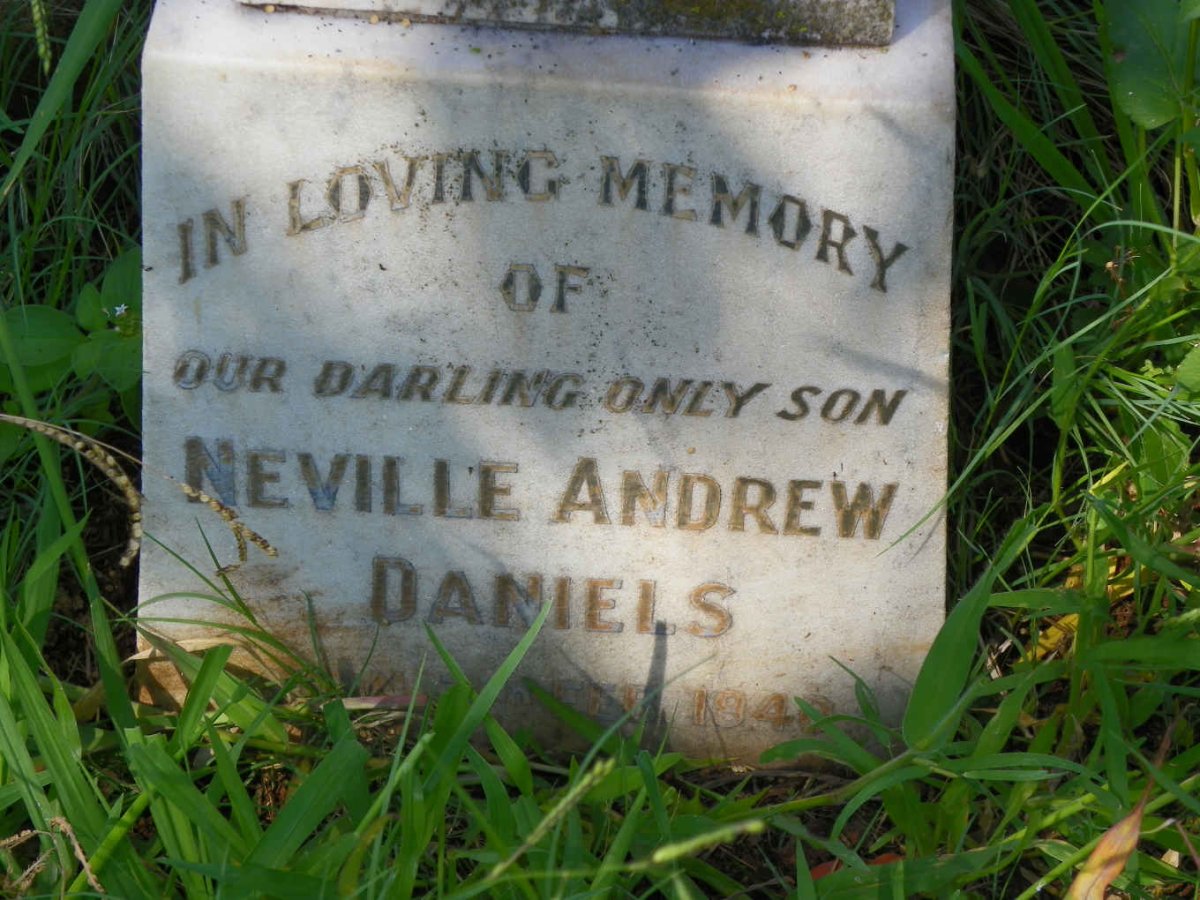 DANIELS Neville Andrew -194?