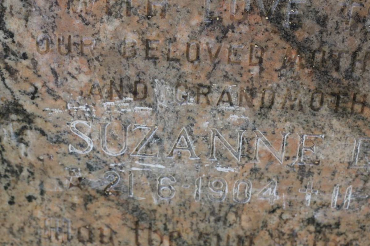 DAVIS Suzanne 1904-1988