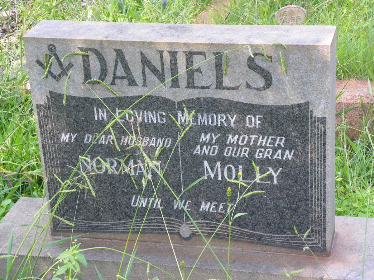 DANIELS Norman &amp; Molly