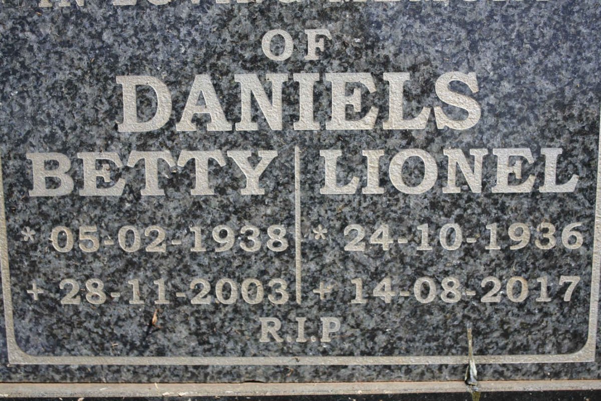 DANIELS Lionel 1936-2017 &amp; Betty 1938-2003