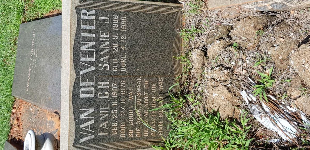 DEVENTER Fanie C.H., van 1907-1976 &amp; Sannie J. 1906-1980