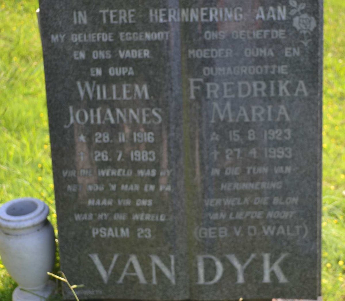 DYK Willem Johannes, van 1916-1983 &amp; Fredrika Maria V.D. WALT 1923-1993