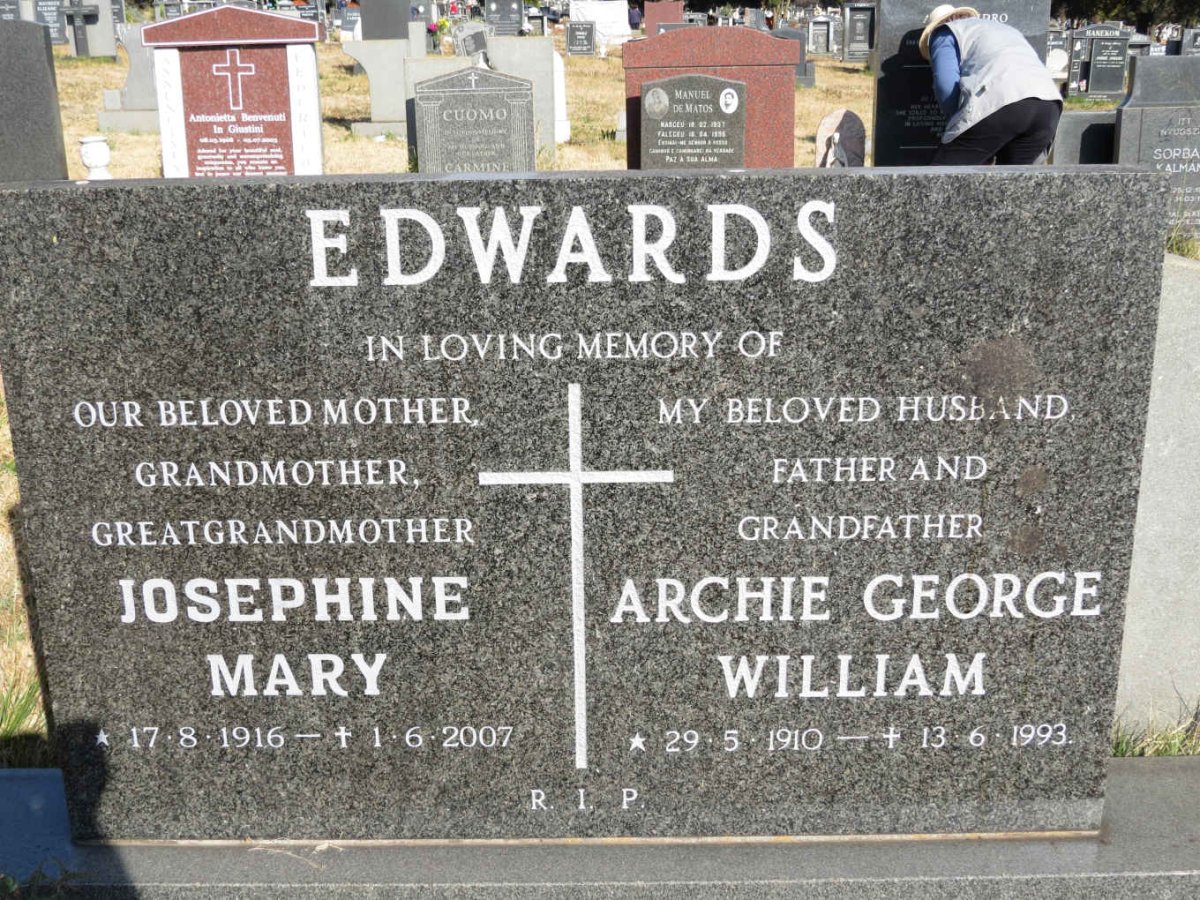 EDWARDS Archie George William 1910-1993 &amp; Josephine Mary 1916-2007
