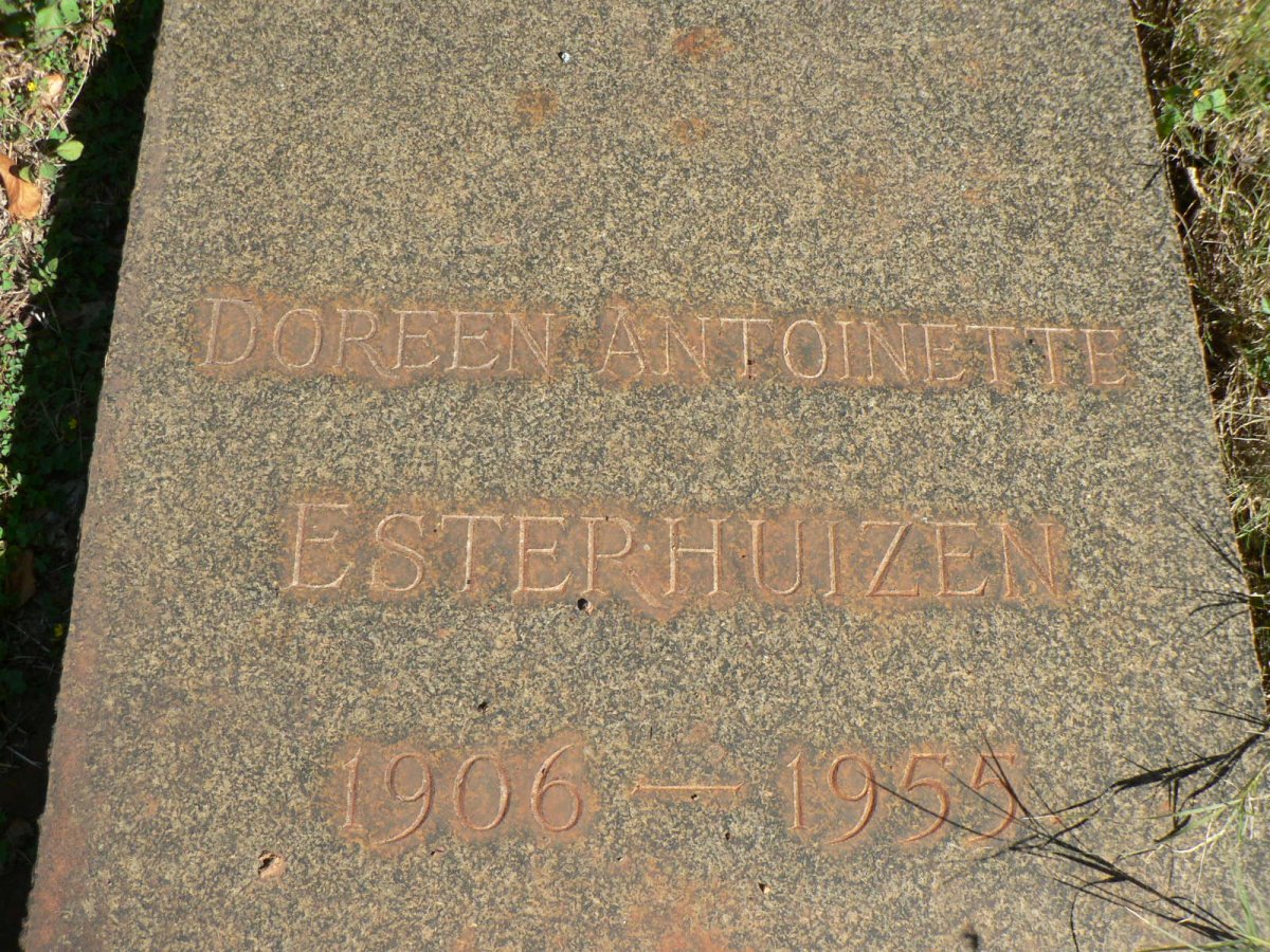 ESTERHUIZEN Johannes Phillipus 1897-1958 &amp; Doreen Antoinette 1906-1955
