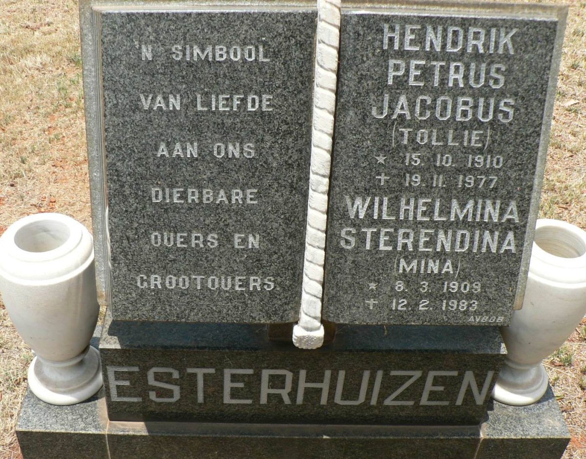 ESTERHUIZEN Hendrik Petrus Jacobus 1910-1977 &amp; Wilhelmina Sterendina 1909-1983