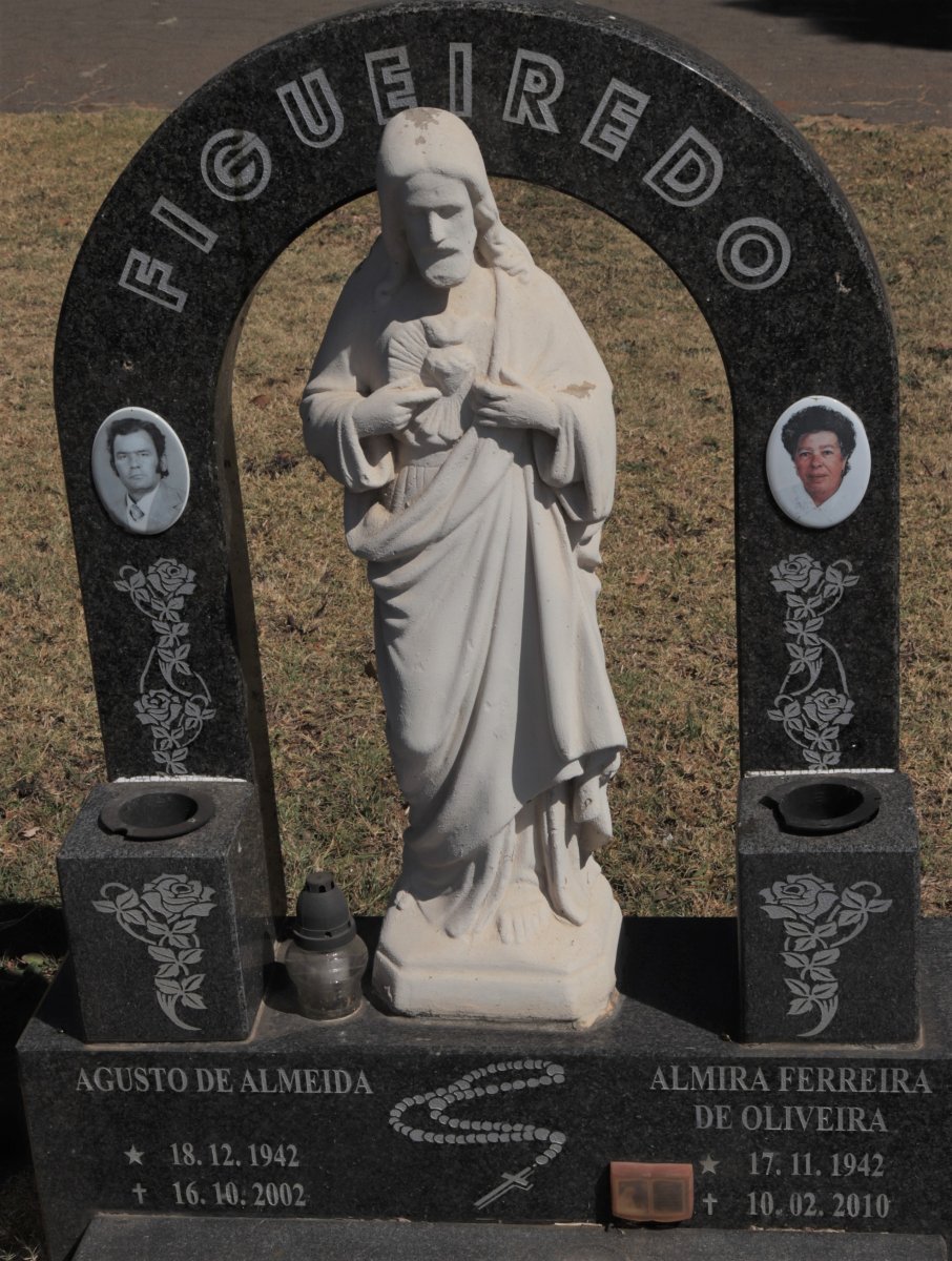 FIGUEIREDO Agusto de Almeida 1942-2002 &amp; Almira Ferreira de Oliveira 1942-2010