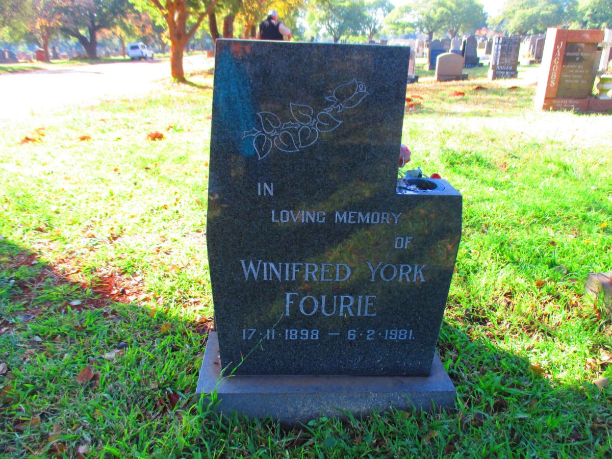 FOURIE Winifred York 1898-1981