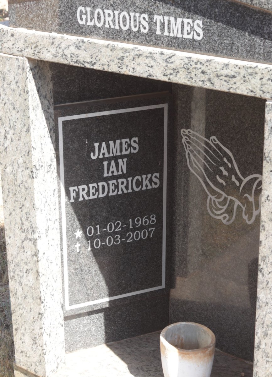 FREDERICKS James Ian 1968-2007