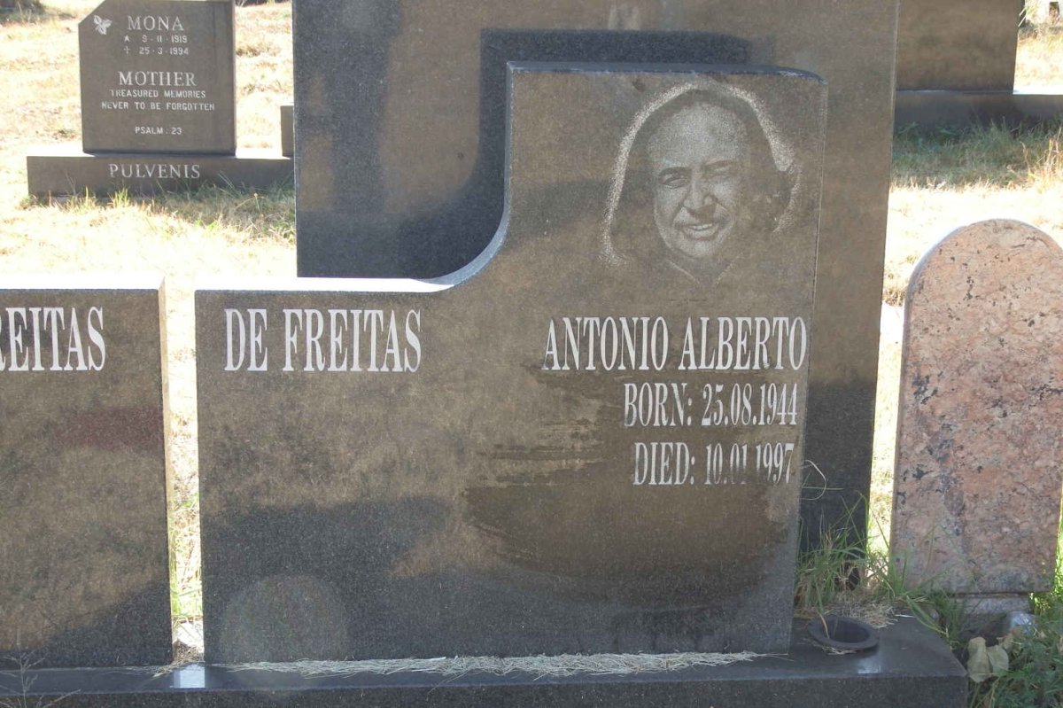 FREITAS Maria Madalena, de 1918-1996 :: DE FREITAS Antonio Alberto 1944-1997