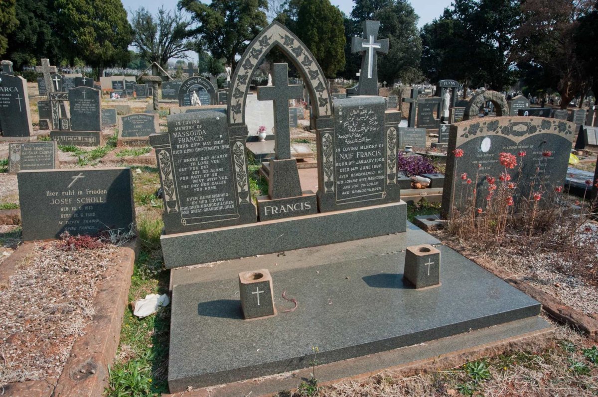 FRANCIS Naif 1906-1962 &amp; Massouda 1909-1990