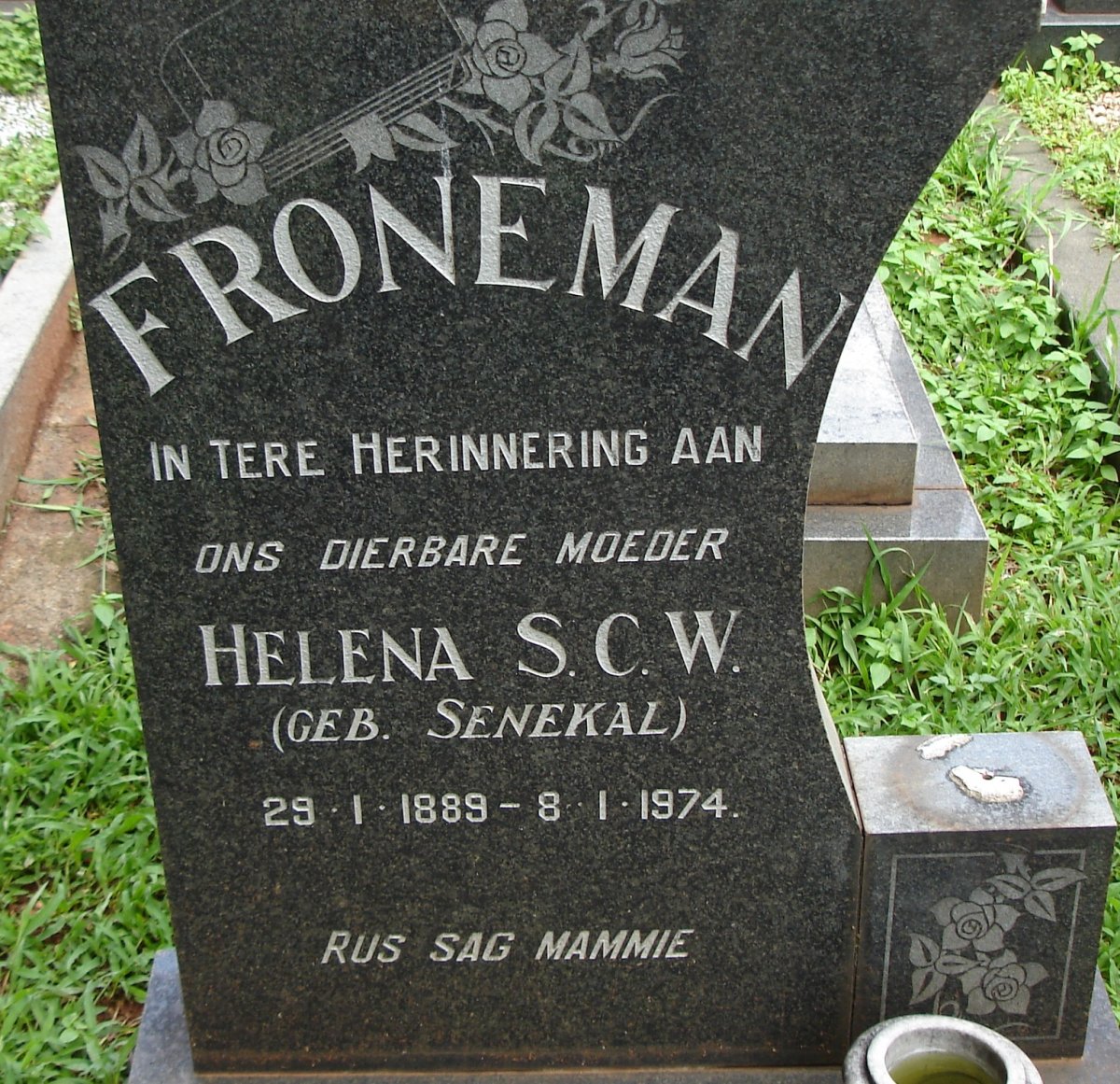 FRONEMAN Helena S.C.W. nee SENEKAL 1889-1974
