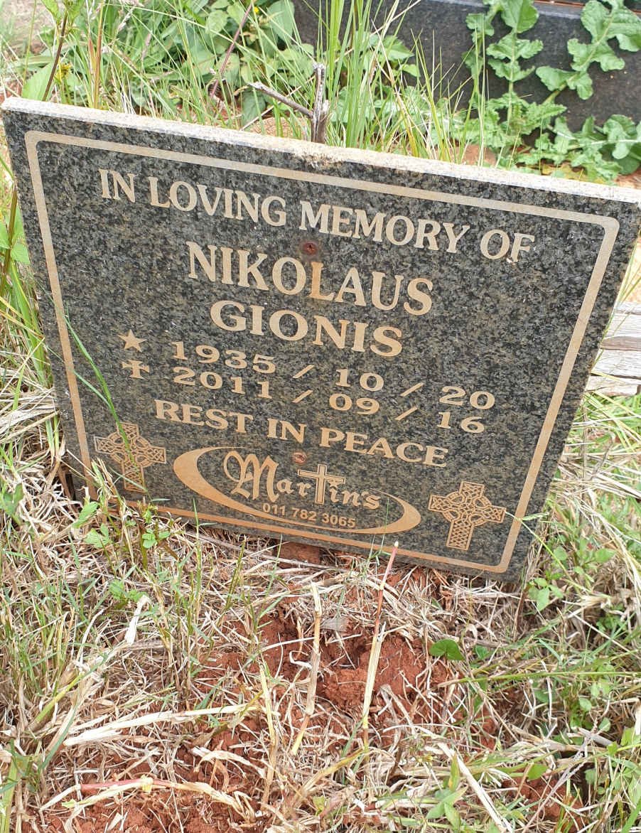 GIONIS Nicolaus 1935-2011