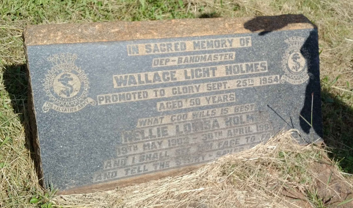 HOLMES Wallace Light -1954 &amp; Nellie Loisa 1902-1981