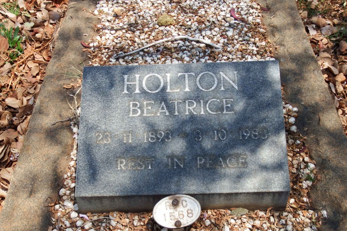 HOLTON Arthur James 1888-1953 &amp; Beatrice 1893-1983