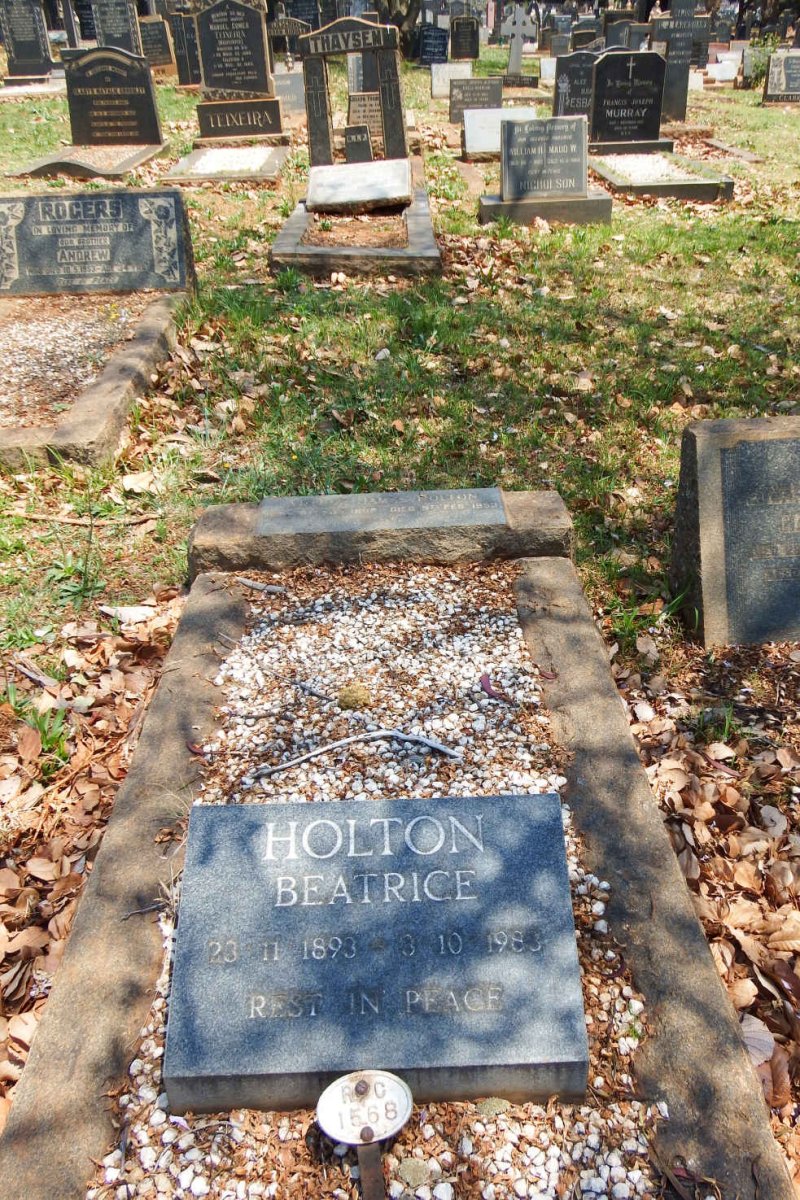 HOLTON Arthur James 1888-1953 &amp; Beatrice 1893-1983