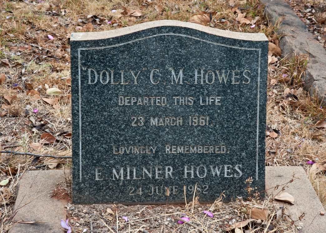 HOWES Dolly C.M. -1961 :: HOWES E. Milner -1982