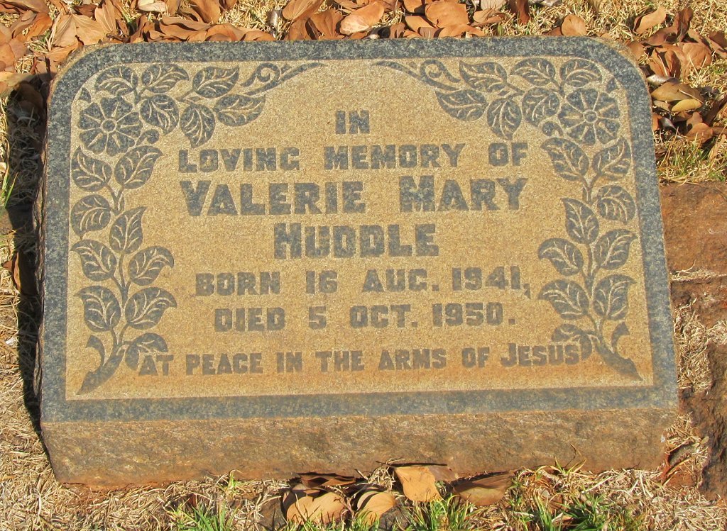 HUDDLE Valerie May 1941-1950