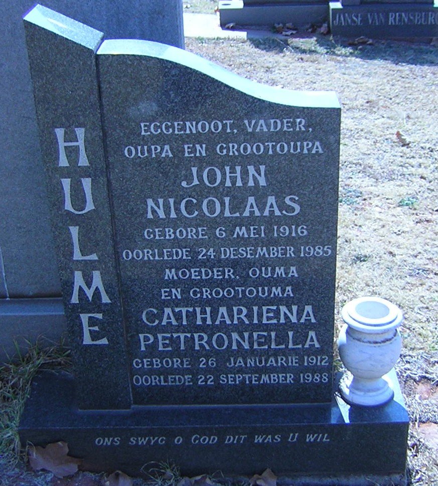 HULME John Nicolaas 1916-1985 &amp; Cathariena Petronella 1912-1988